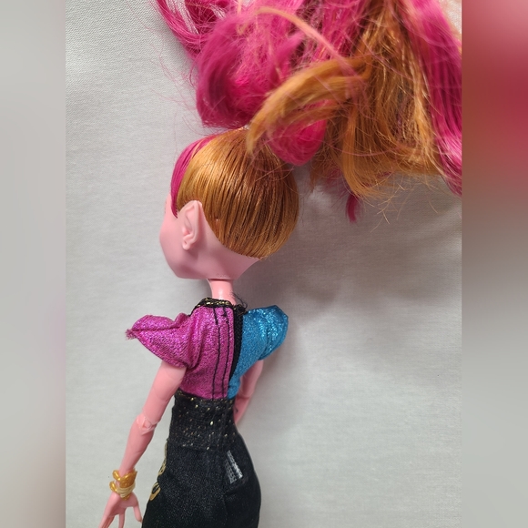 Monster High 13 Wishes Gigi Grant Doll - Picture 7 of 12